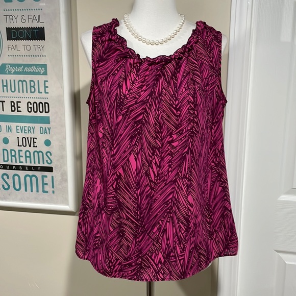 Fuchsia Coldwater Creek sleeveless blouse. - Picture 2 of 10
